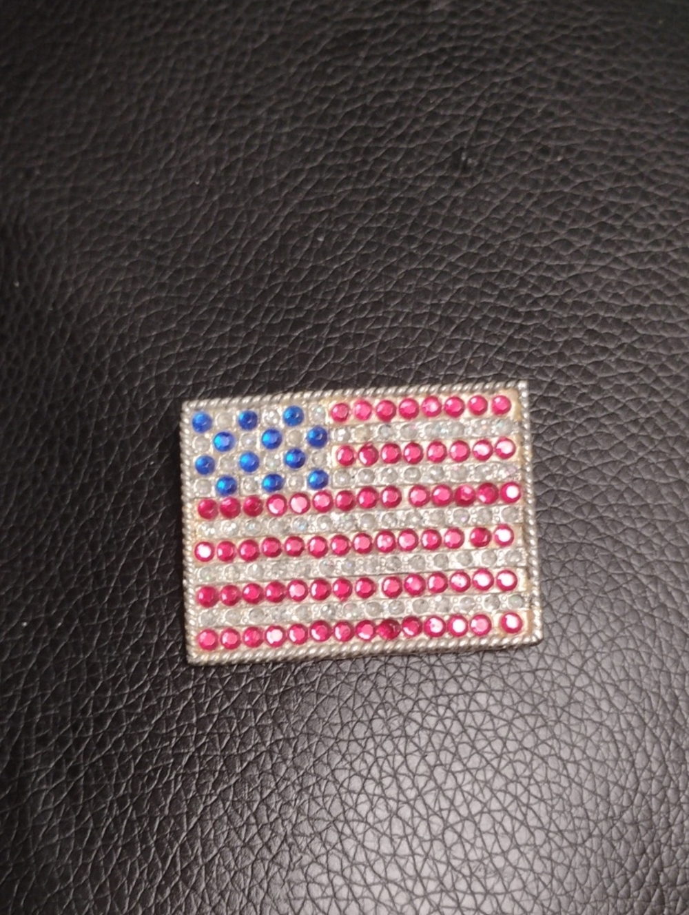RHINESTONE AMERICAN FLAG PIN EXCELLENT CONDITION